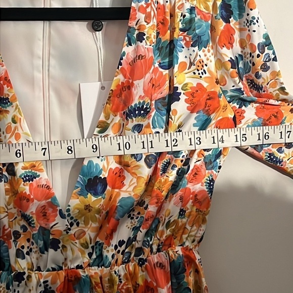 Lovers and Friends Ivy Dress in Bouquet Floral MSRP $158 ®️ - Picture 10 of 12